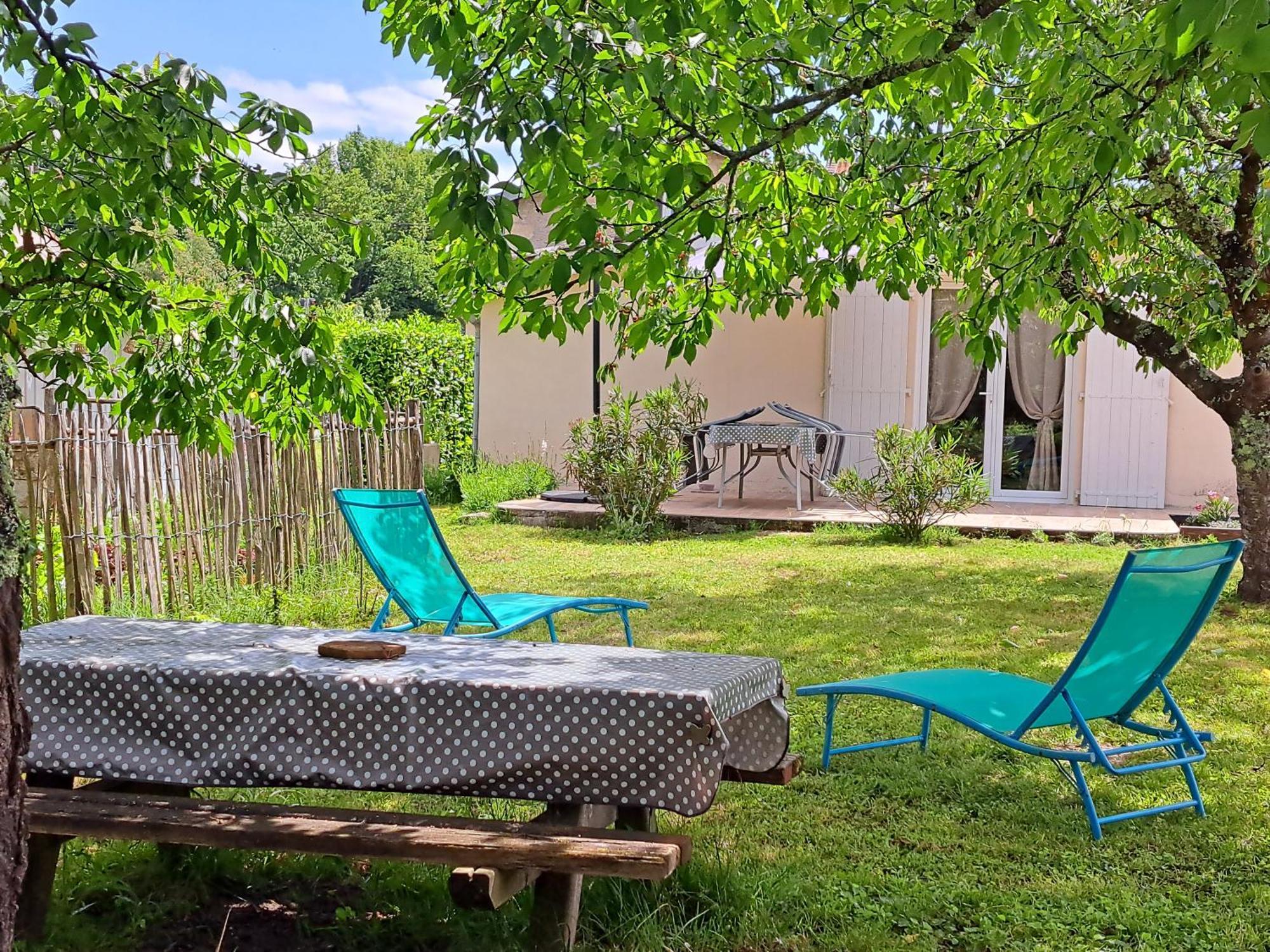 Les Cerisiers Sud-gironde Dans Le Sauternais Meuble De Tourisme 3 Etoiles * Preignac